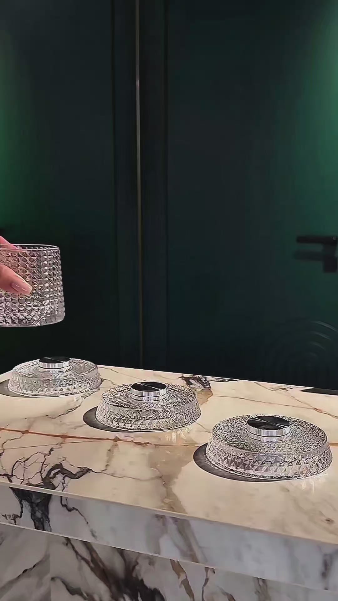 360° Rotating Whiskey Glass with LED coaster demonstration